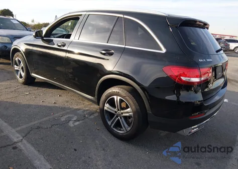 2019 Mercedes-Benz Glc 300 from USA, damaged, VIN WDC0G4JB2KV177068